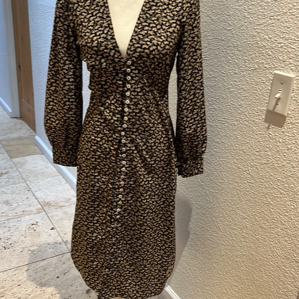 E’tophe Button up Dress